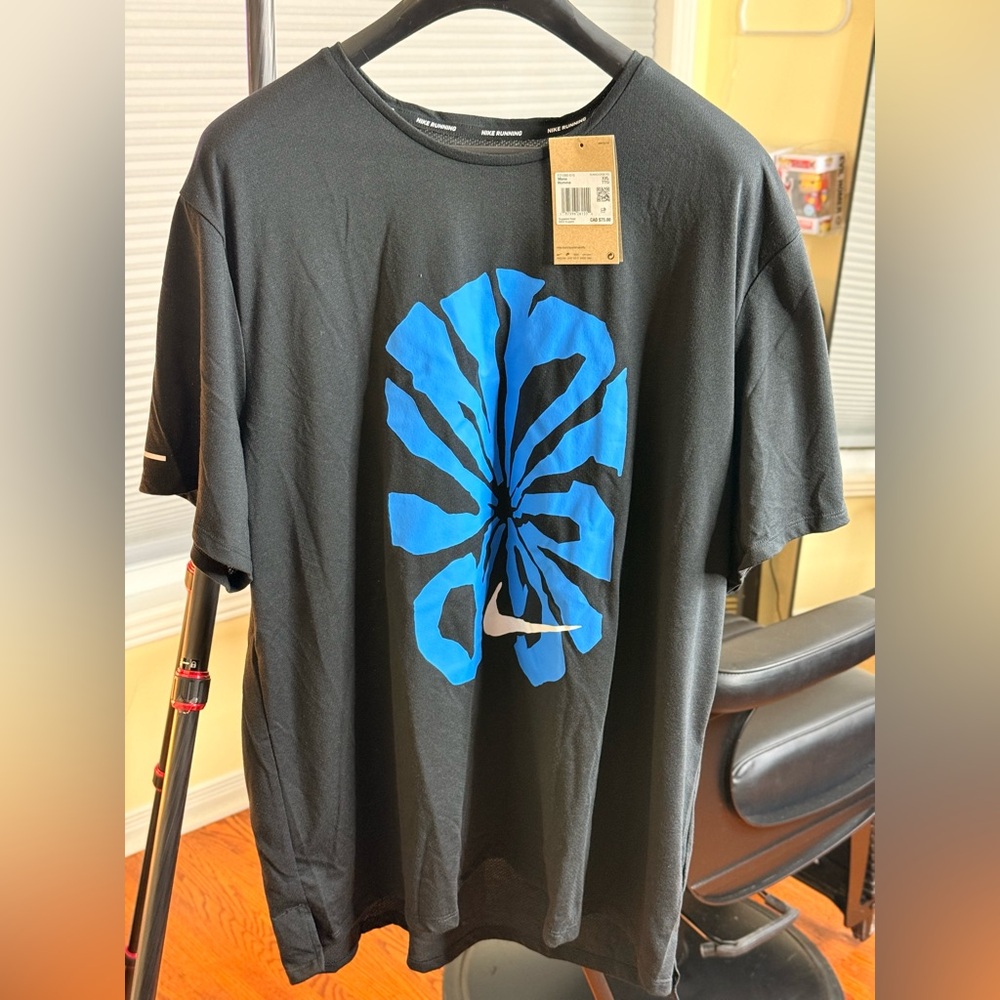 BEAUTIFUL NIKE RUNNING DriFit T-SHIRT RISE 365 RUN!!! - Picture 3 of 7